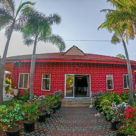 Whispering Woods Resort Lonavala Esterno foto