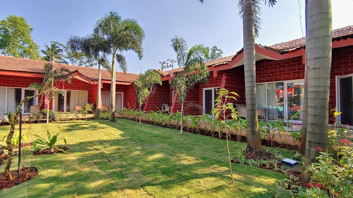 Whispering Woods Resort Lonavala Esterno foto