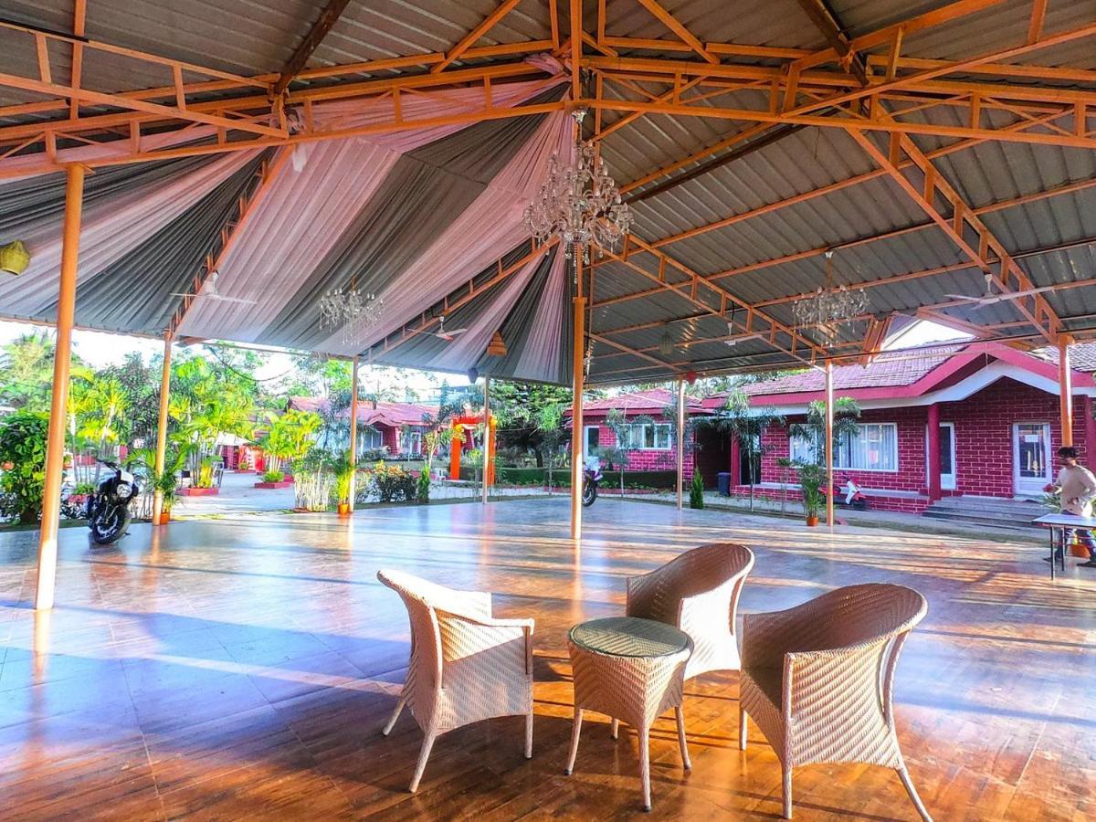Whispering Woods Resort Lonavala Esterno foto