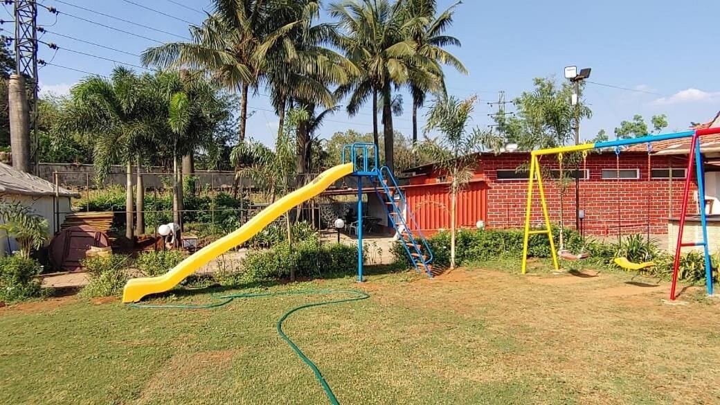 Whispering Woods Resort Lonavala Esterno foto