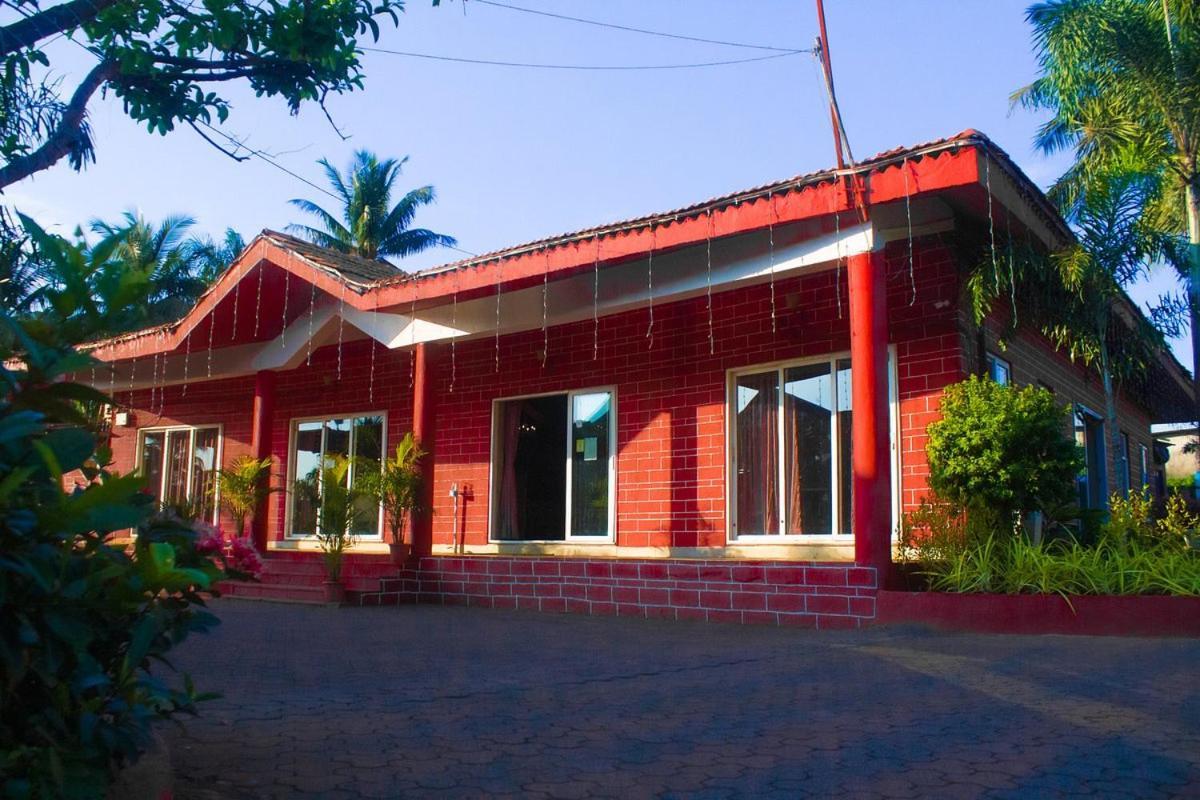 Whispering Woods Resort Lonavala Esterno foto