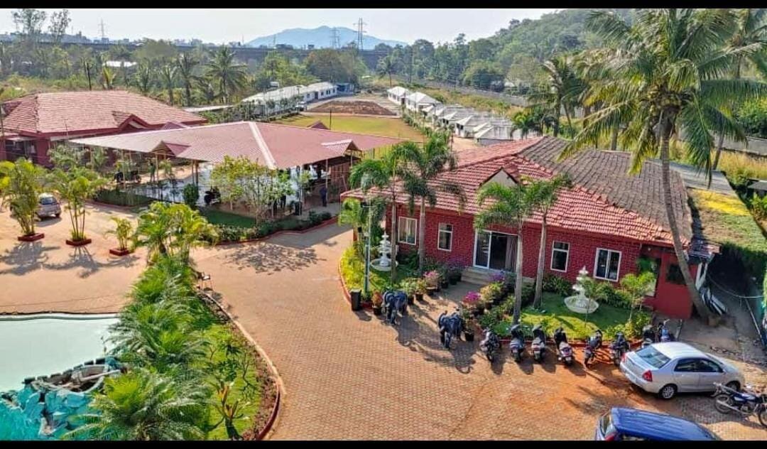 Whispering Woods Resort Lonavala Esterno foto