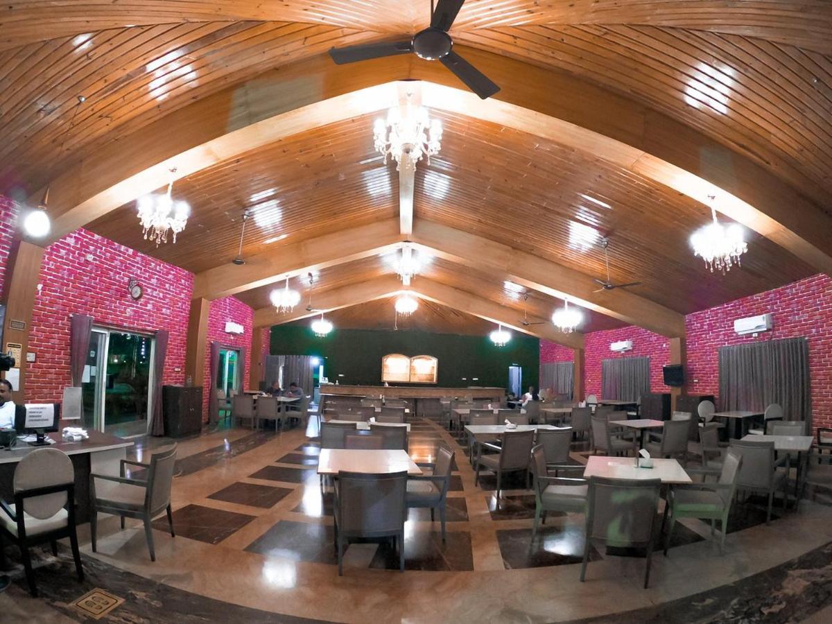 Whispering Woods Resort Lonavala Esterno foto